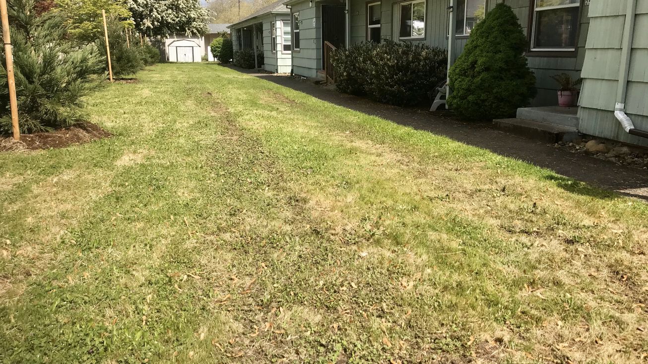 Pictures of Multifamily property located at 2560 SE 136th Ave, Portland, OR 97236 for sales - image #1