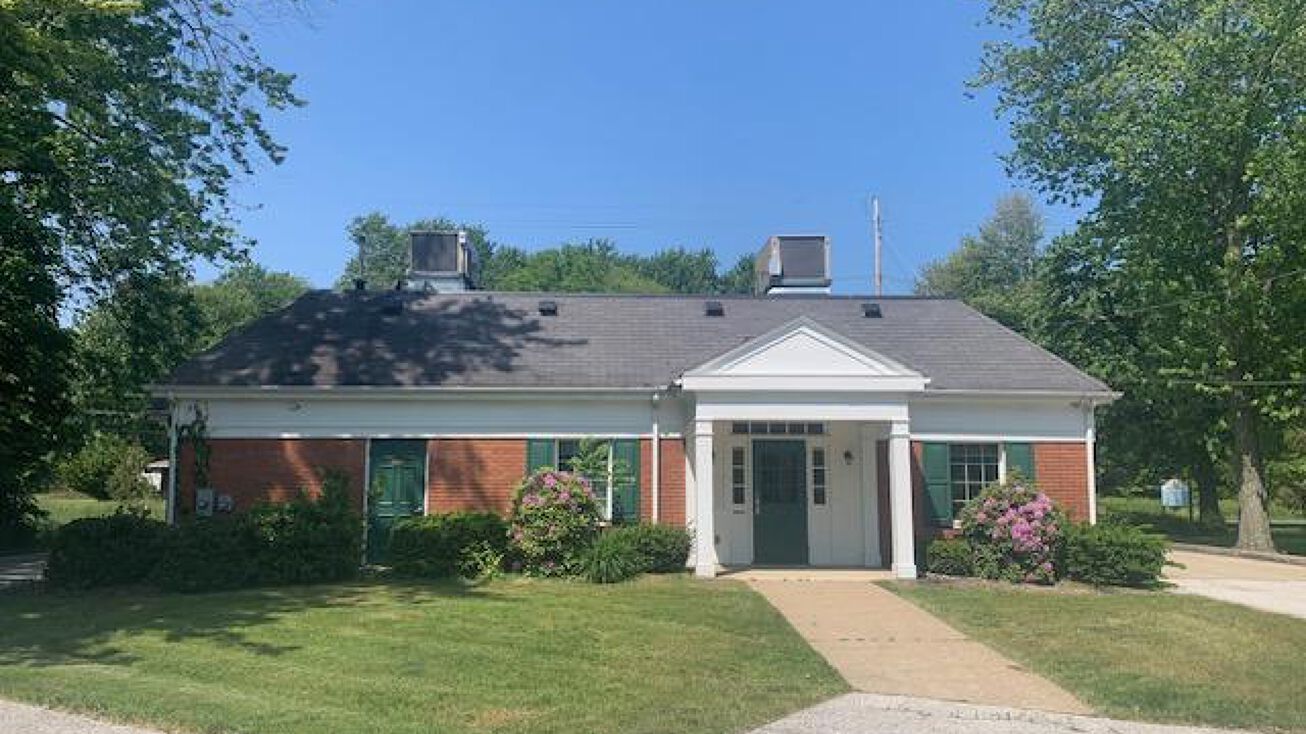 1903 Hubbard Rd, Madison, OH 44057