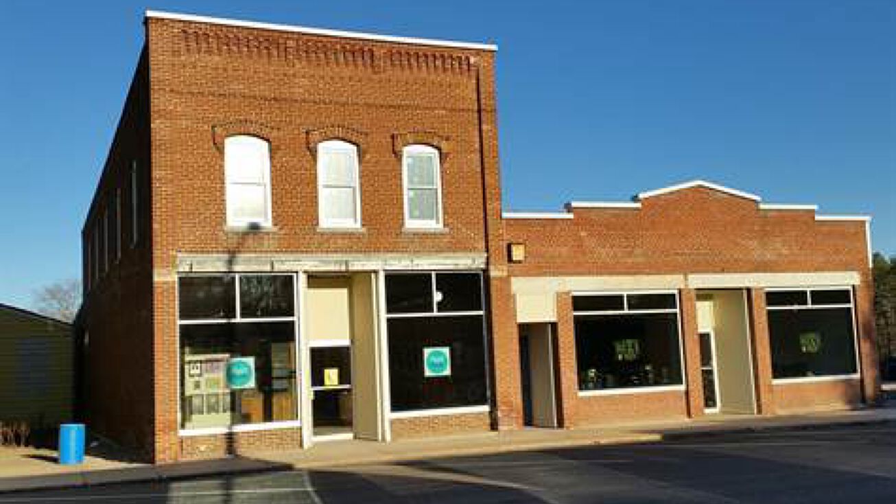 178 N Main St, Rosholt, WI 54473