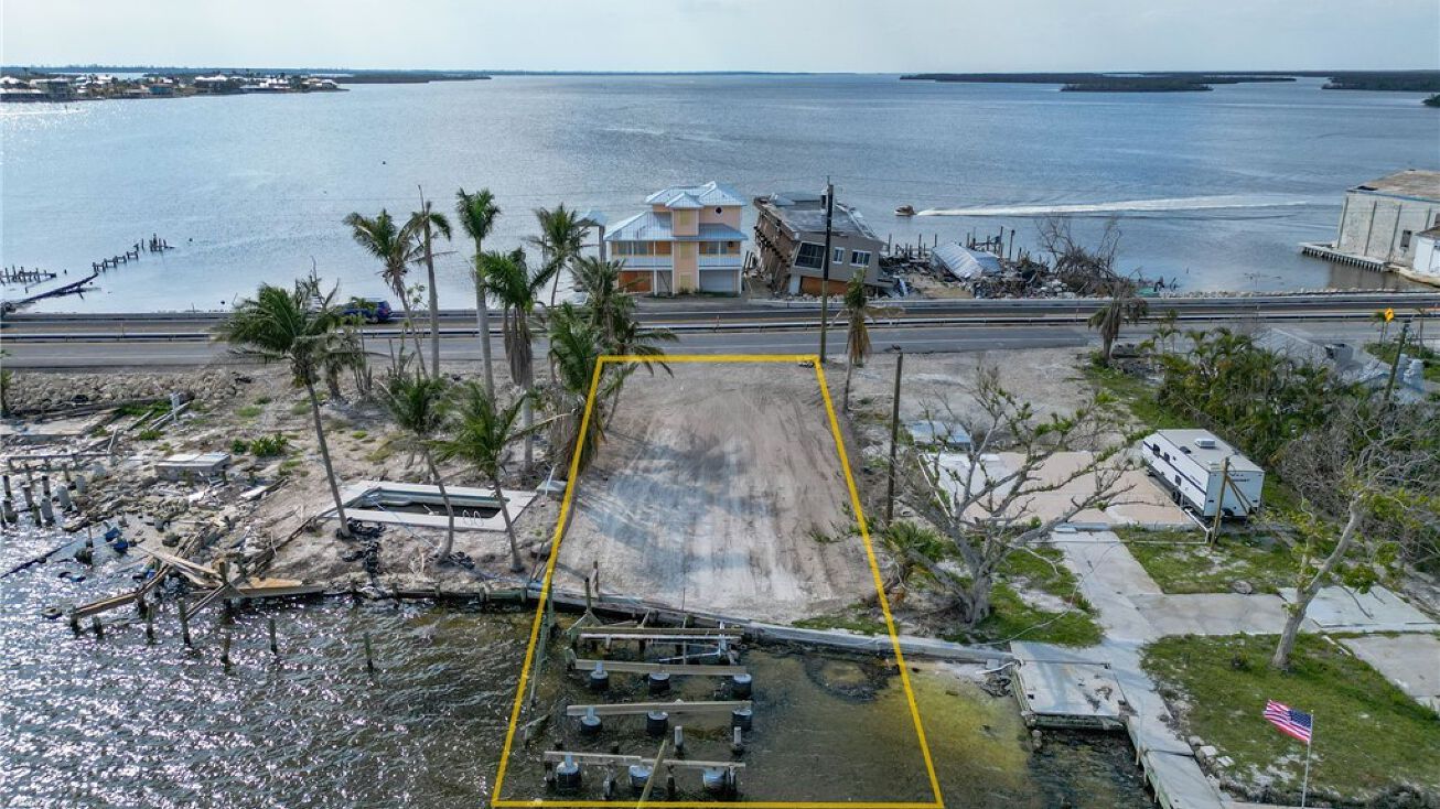 42254227 Pine Island Road NW, Matlacha, FL 33993 Land for Sale