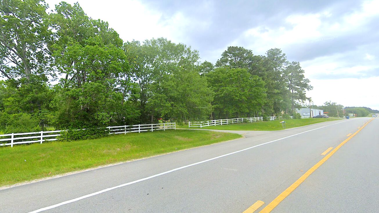 12088 FM 830, Willis, TX 77318 Land for Sale 3 1/4 ACRES LAKE CONROE, TX