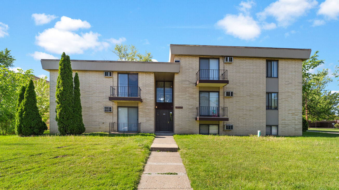 15312 Maple Park Dr, Maple Heights, OH 44137