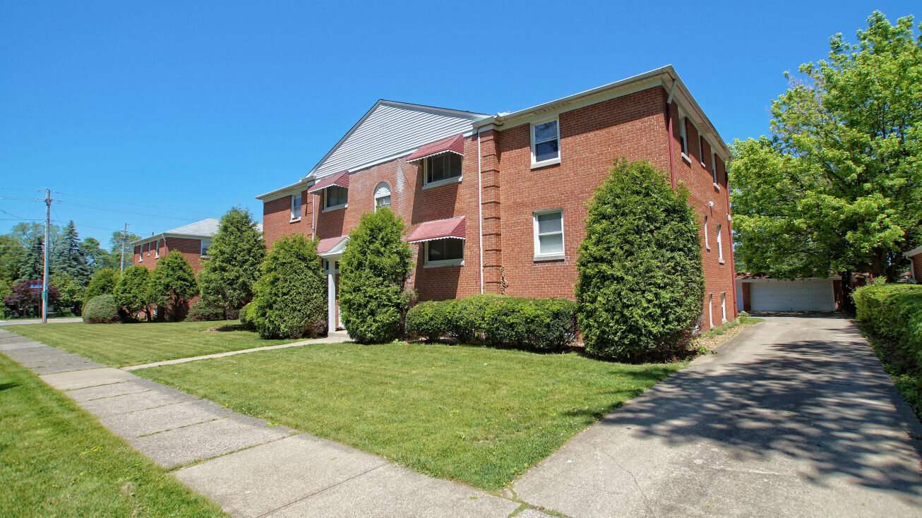 4485 W 220th St, Fairview Park, OH 44126