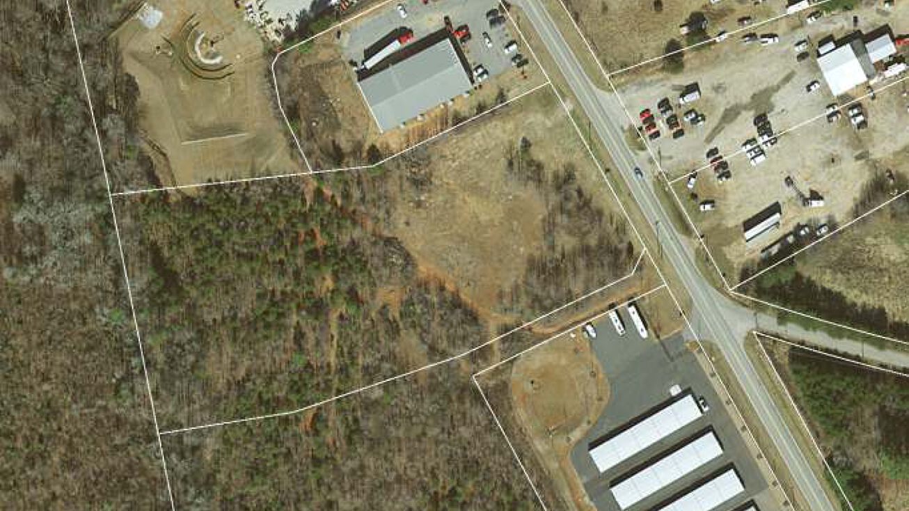 14 North Ave, Greer, SC 29650