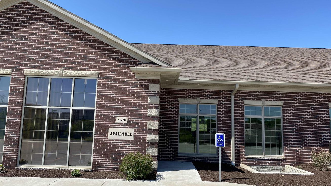 3670 Utica Ridge Rd, Bettendorf, IA 52722