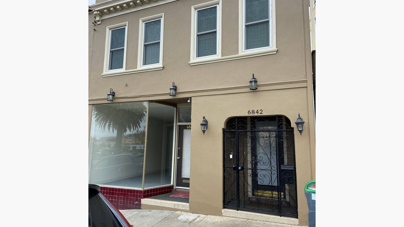6842 Mission St, Daly City, CA 94014