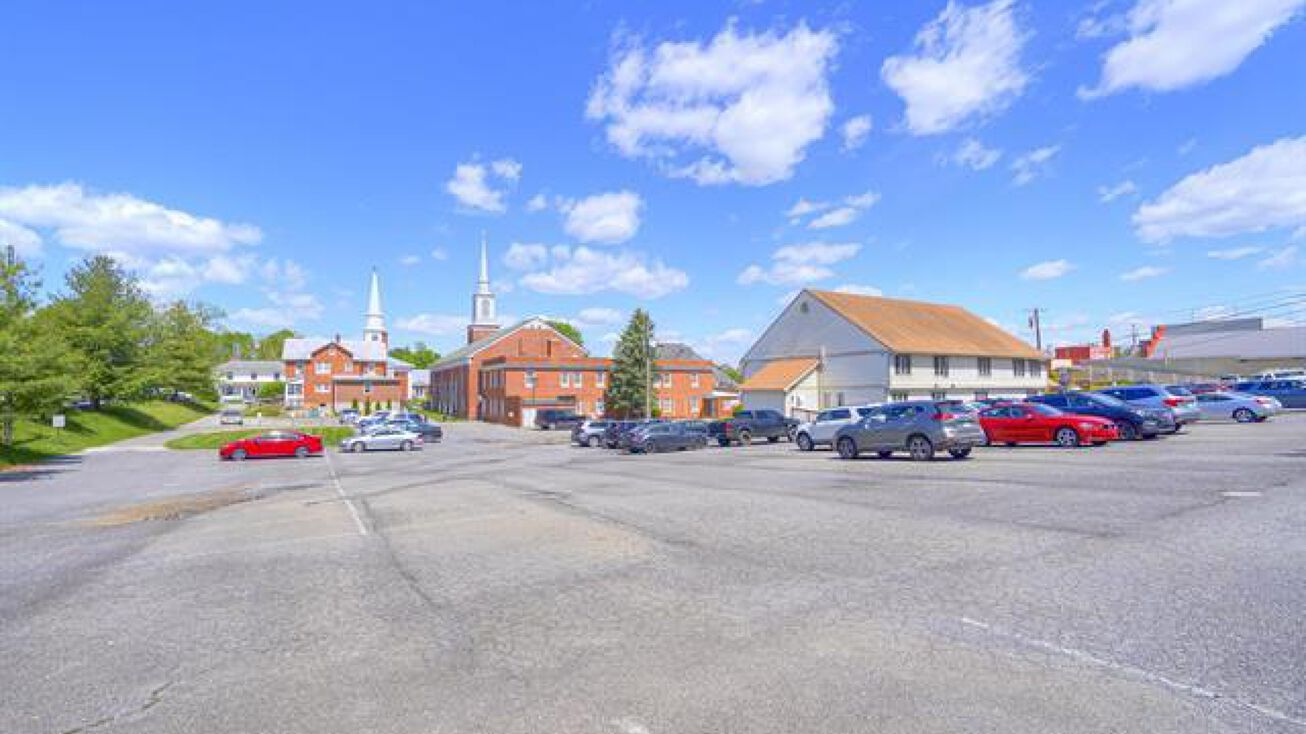 100 W Main St, Christiansburg, VA 24073