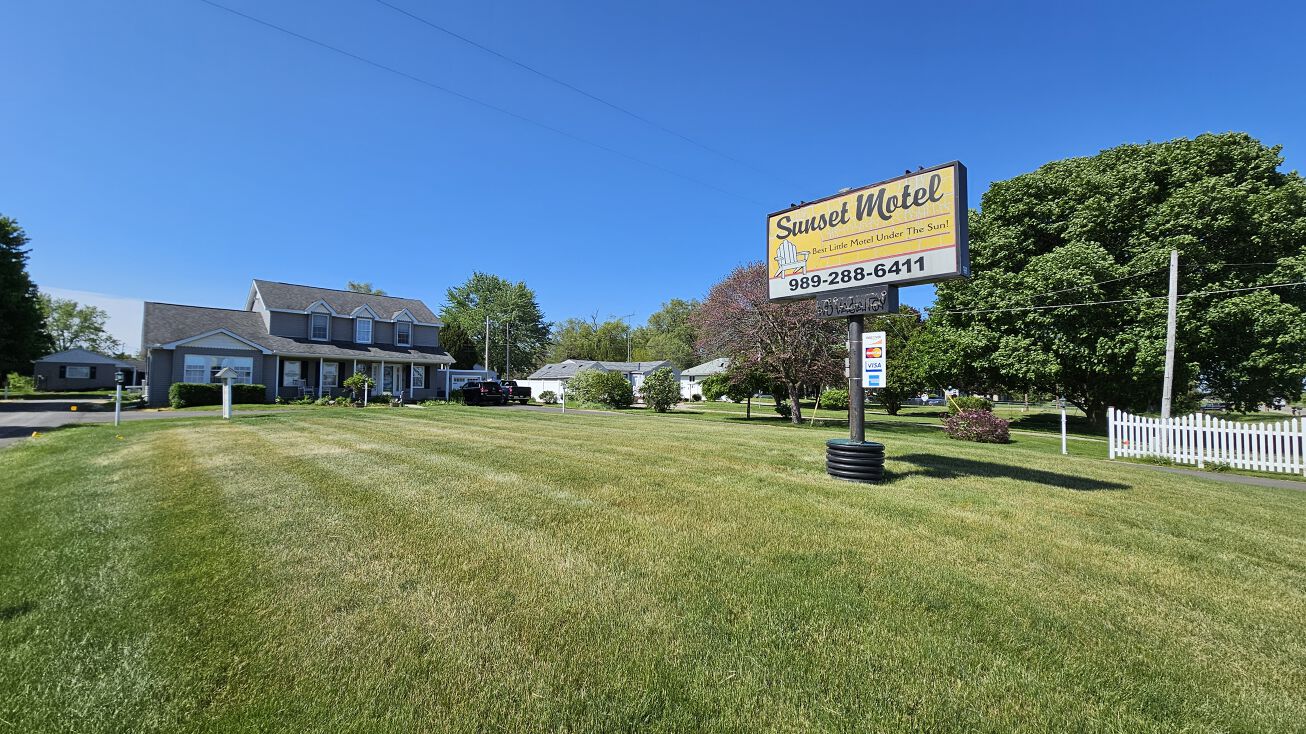 9810 Lansing Rd, Durand, MI 48429