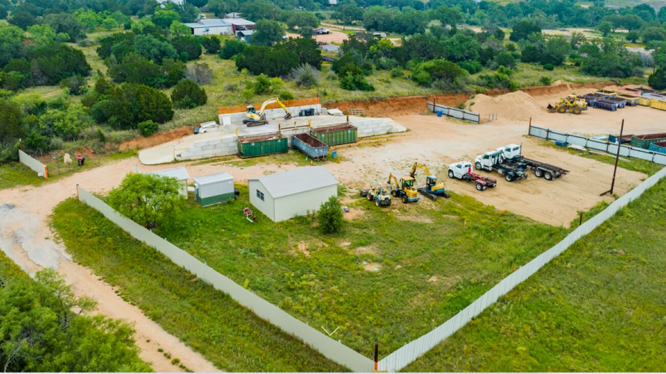 2100 Roselea Dr, Buchanan Dam, TX 78609