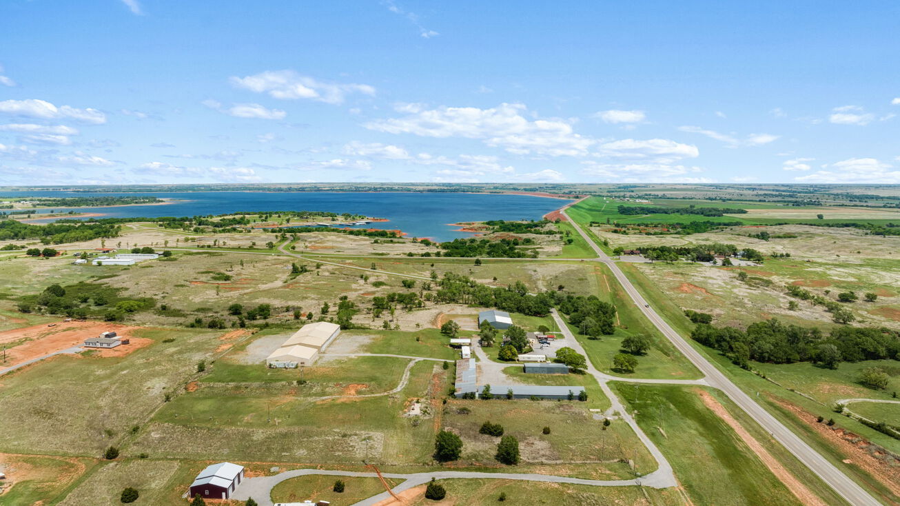 10277 N 2130 Rd, Foss, OK 73647