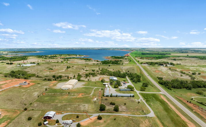 Pictures of Retail property located at 10277 N 2130 Rd, Foss, OK 73647 for sales - image #1