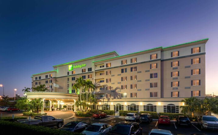 Pictures of Hospitality property located at 2905 Sheridan St, Hollywood, FL 33020 for sales - image #1