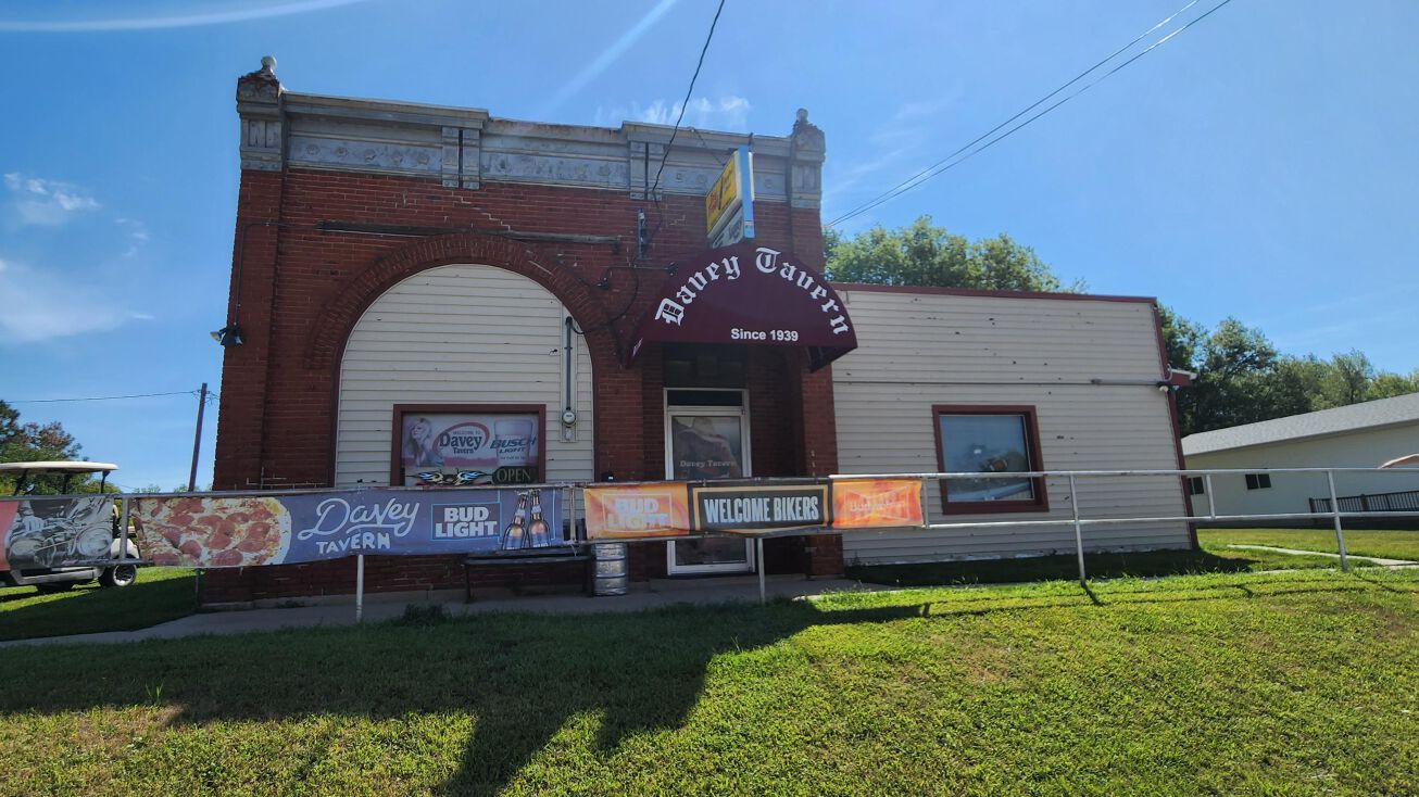 17740 N 2nd St, Davey, NE 68336 Retail Property for Sale Davey Tavern