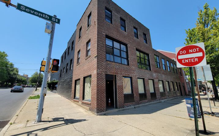 Pictures of Mixed Use, Multifamily property located at 148 S 7th St, Allentown, PA 18101 for comps - image #1