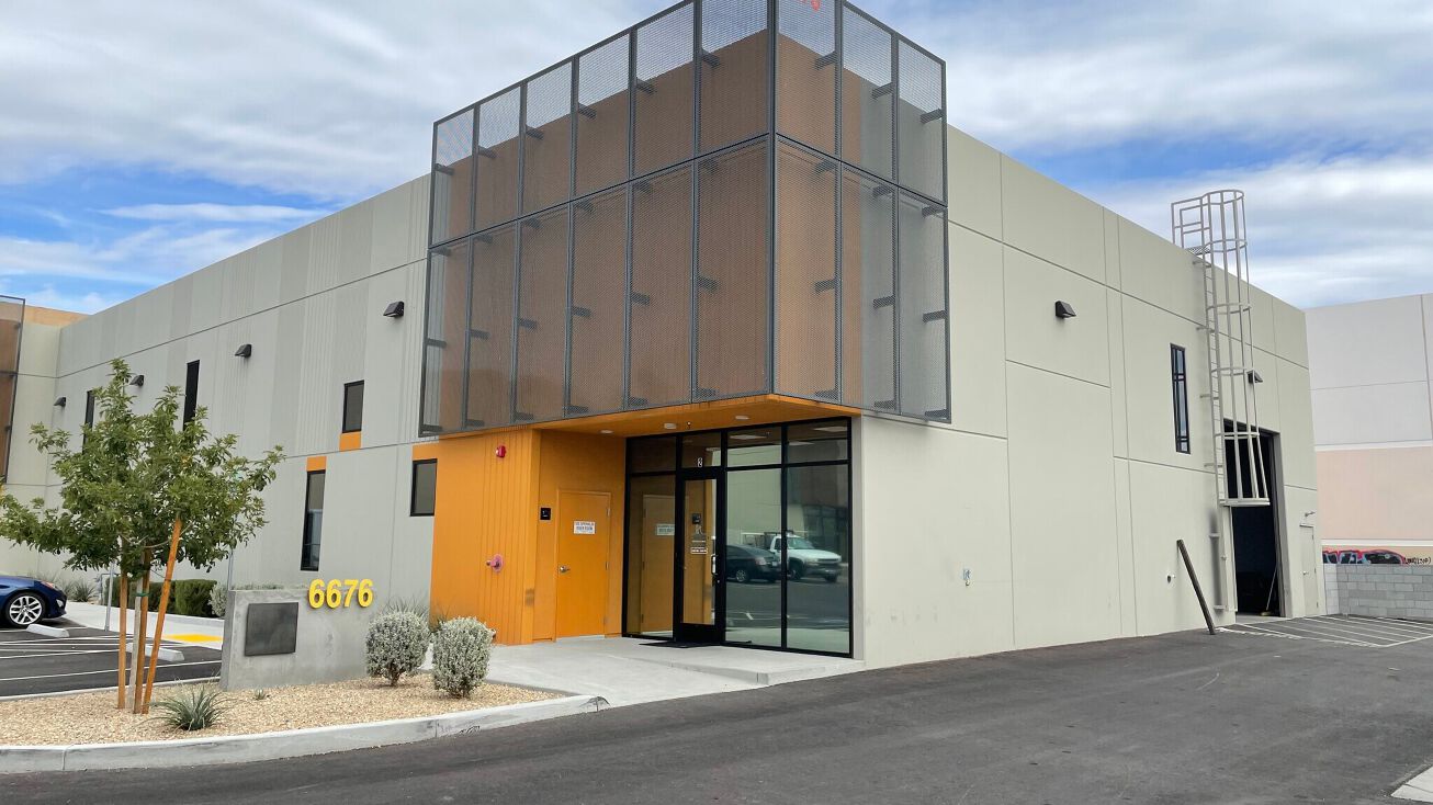 6676 Escondido St, Las Vegas, NV 89119