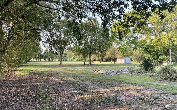 Pictures of Land property located at 700 Loop 332, Liberty Hill, TX 78642 for sales - image #1
