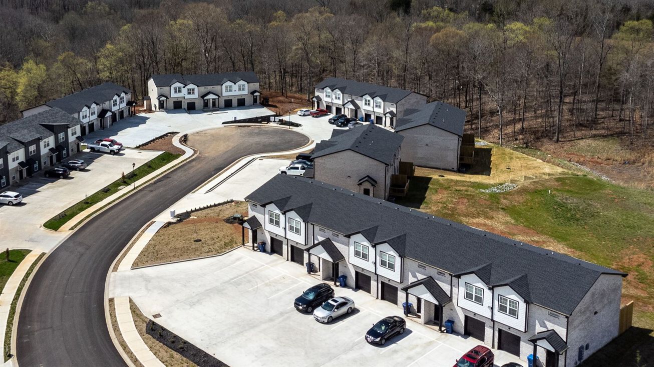 1170 Meadowhill Ln, Clarksville, TN 37043