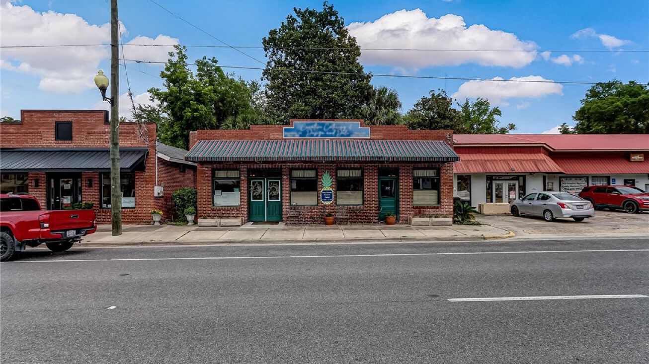 309 Bedell Ave, Woodbine, GA 31569