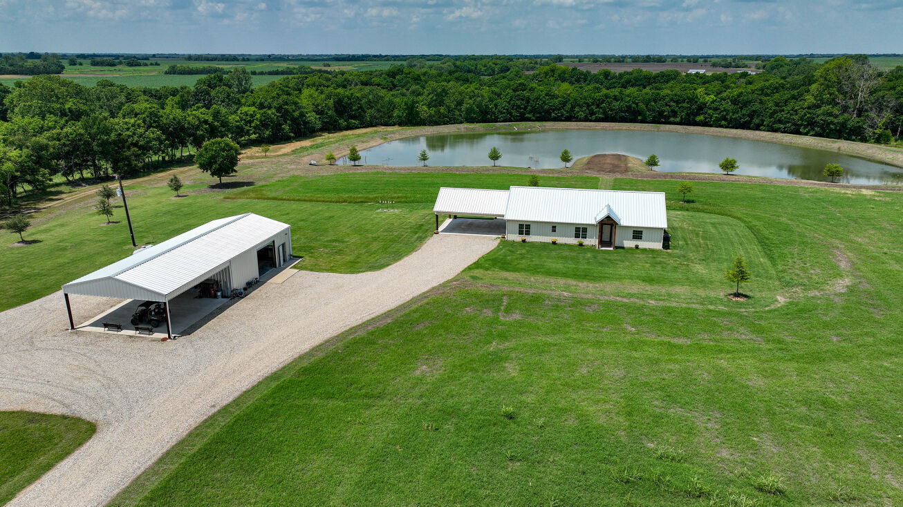 42 County Rd 24260, Roxton, TX 75477
