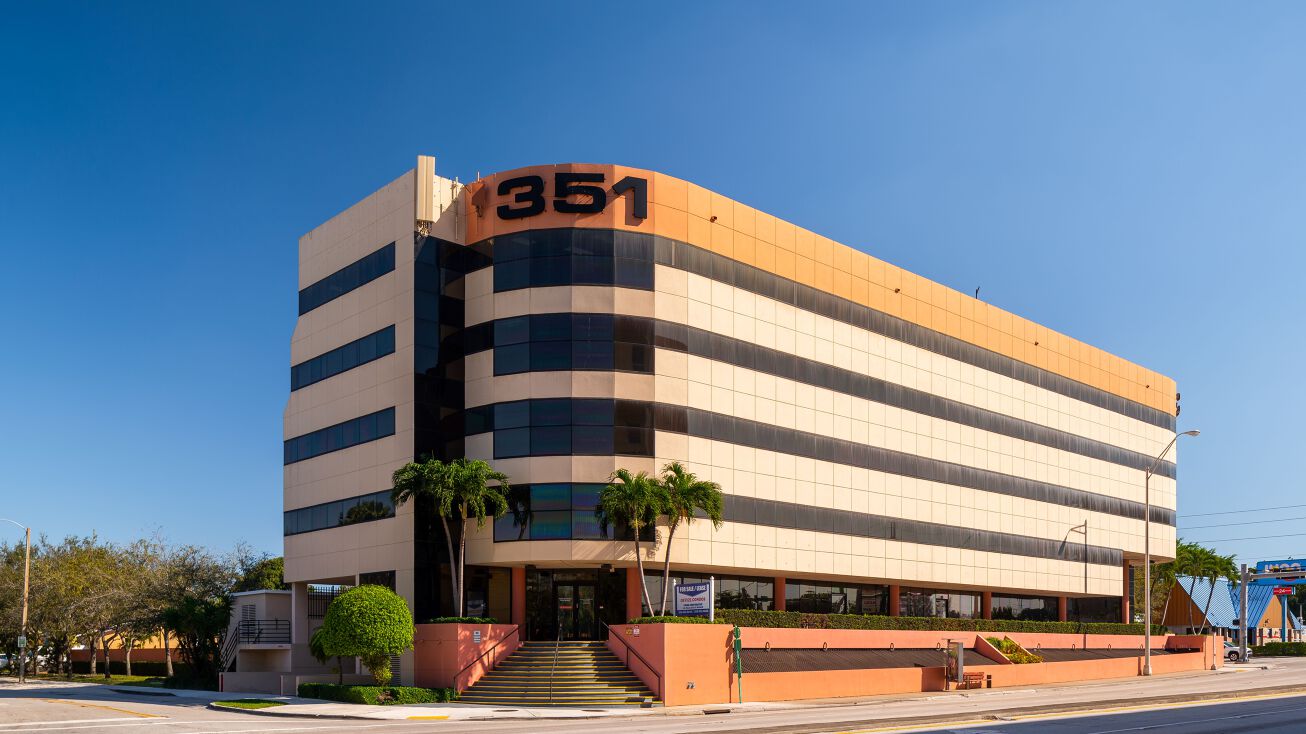 351 NW Le Jeune Rd, Miami, FL 33126