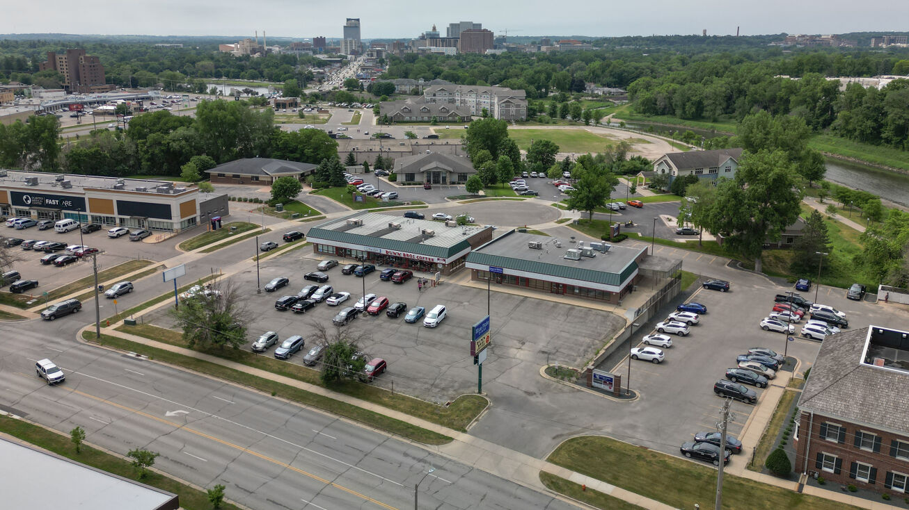 120 Elton Hills Dr NW, Rochester, MN 55901 Retail Property for Sale