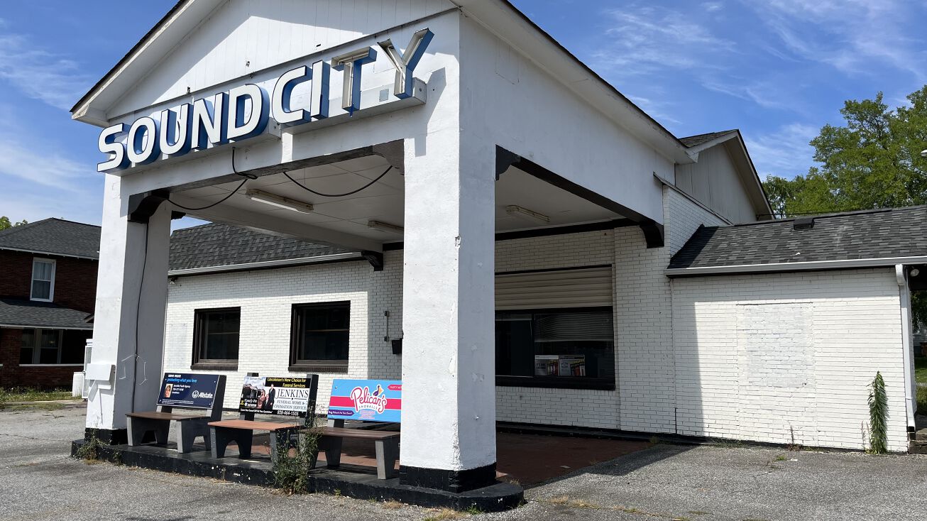 302 N Aspen St, Lincolnton, NC 28092