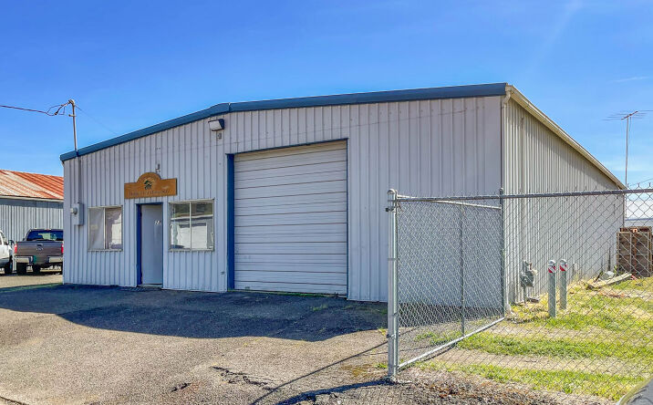 Pictures of Industrial, Mixed Use, Retail, Special Purpose property located at 225 NE Bogard St, Roseburg, OR 97470 for sales - image #1