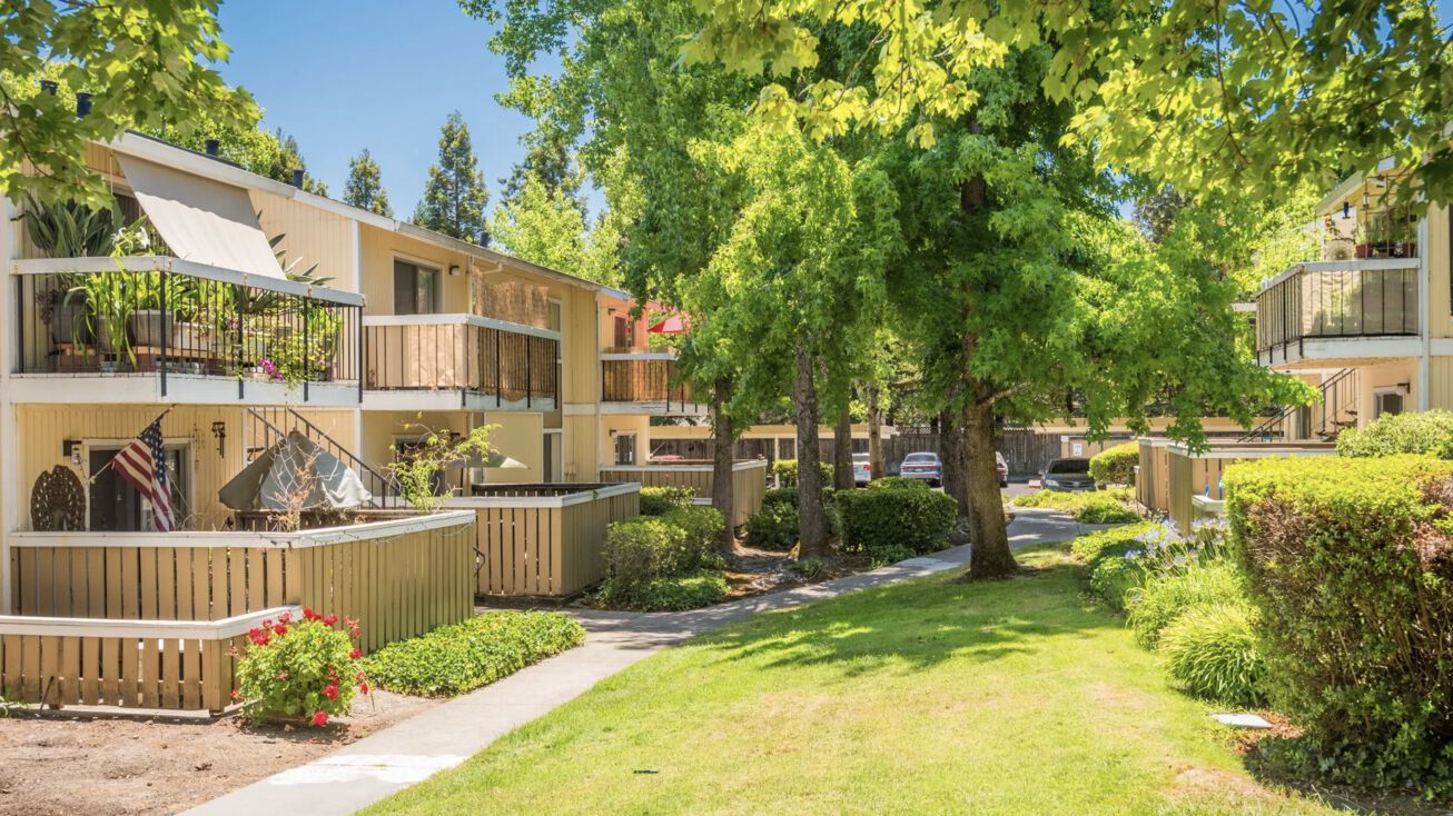 3076 Marlow Rd, Santa Rosa, CA 95403