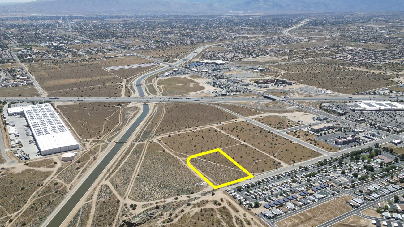+/4.77 Acres Commercial/Development Land, Hesperia, CA 92344 Land