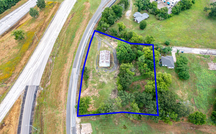 Pictures of Land property located at 1021 W Grove St, Kaufman, TX 75142 for sales - image #1