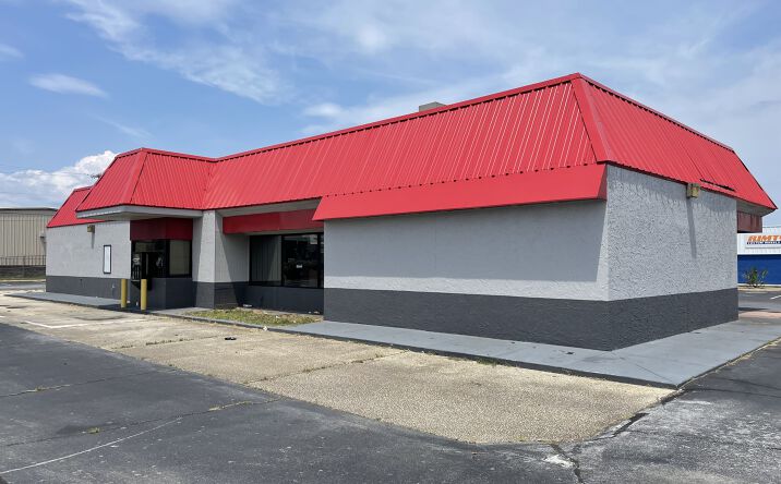 Pictures of Retail property located at 1570 W Fairfield Dr, Pensacola, FL 32501 for sales - image #1