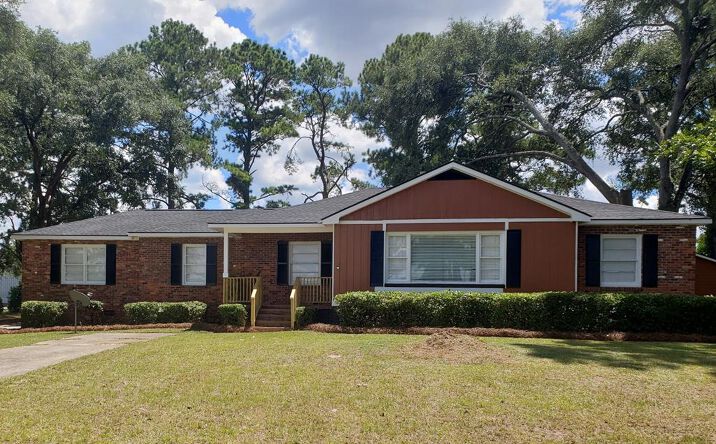 Pictures of Multifamily property located at 1517 10th Ave, Albany, GA 31707 for sales - image #1