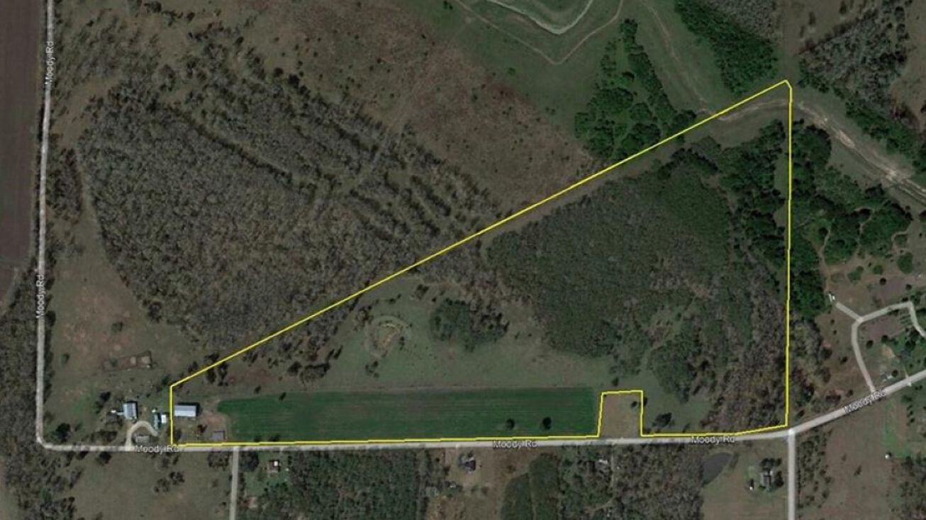17942 Moody Rd, Needville, TX 77461
