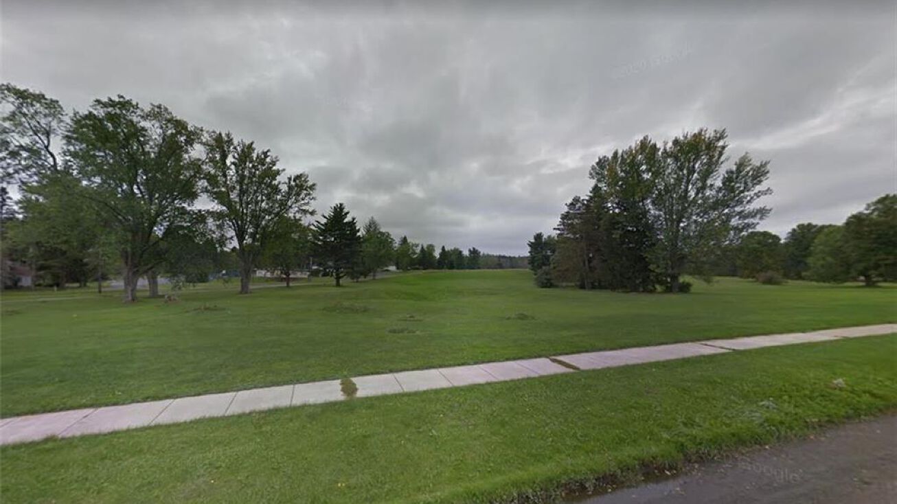 401 Plum St, Edinboro, PA 16412