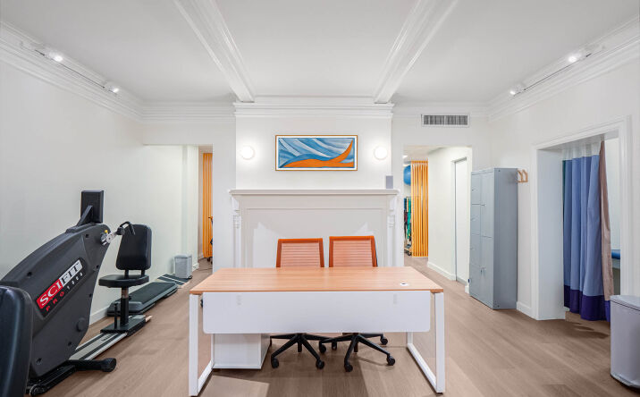 Pictures of Office property located at 901 Lexington Ave, New York, NY 10065 for sales - image #1