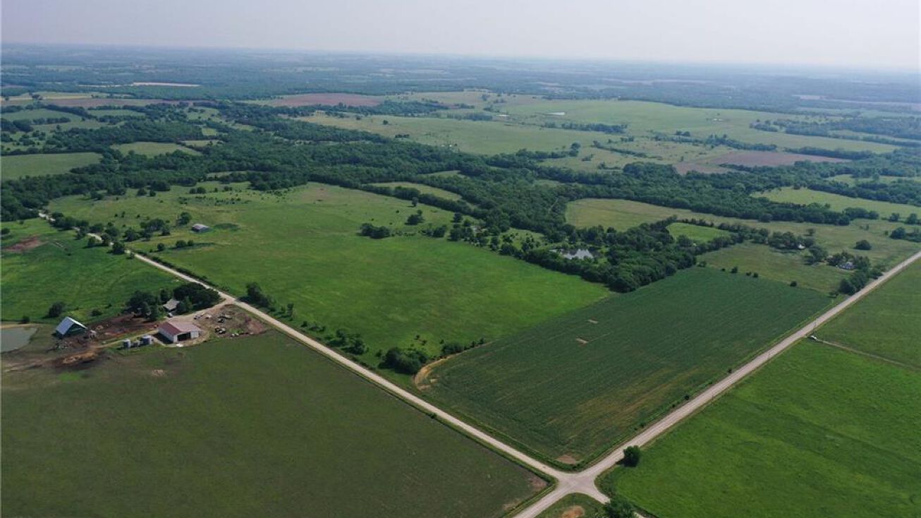 27066 S Shawnee Heights Road, Quenemo, KS 66528