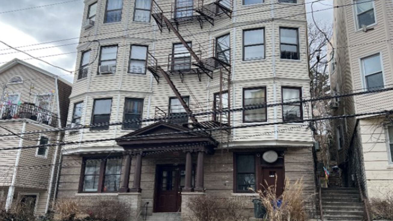 121 Saratoga Ave, Yonkers, NY 10705