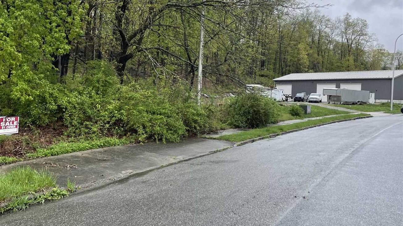 1574 Front St, Yorktown Heights, NY 10598