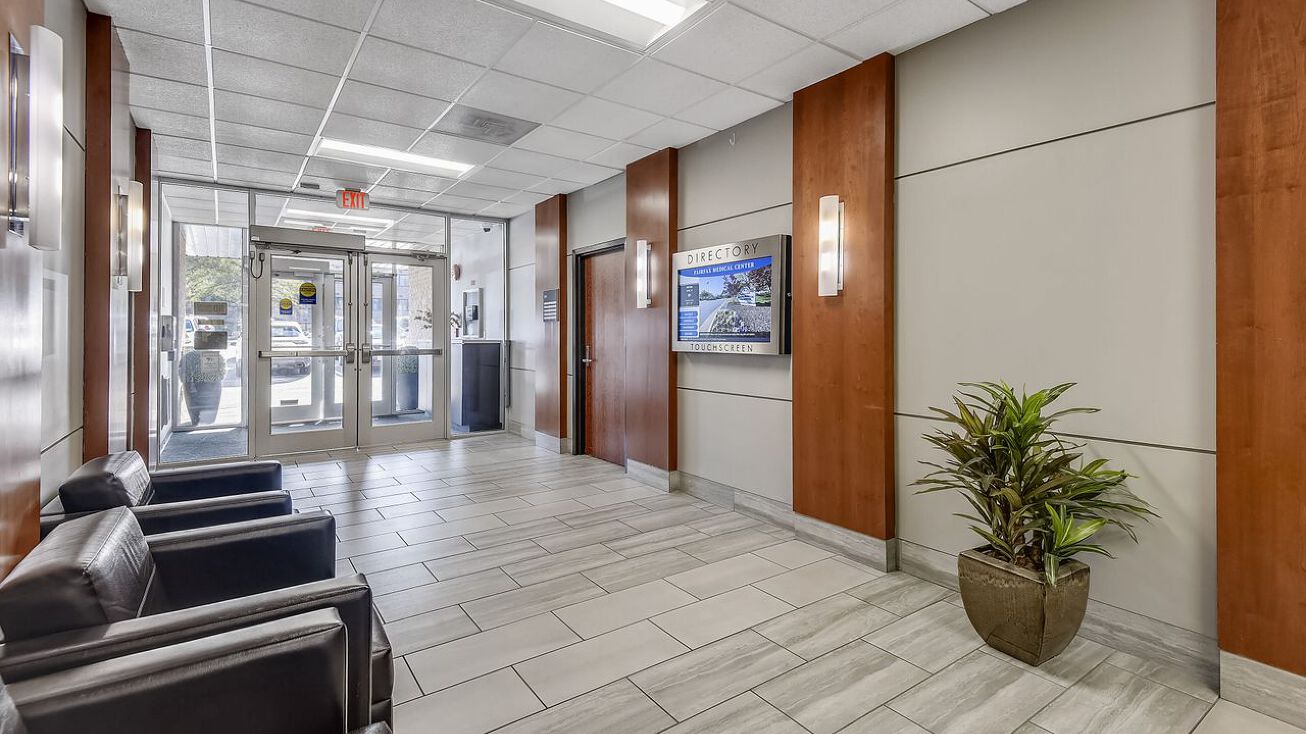 3301 Woodburn Rd, Annandale, VA 22003