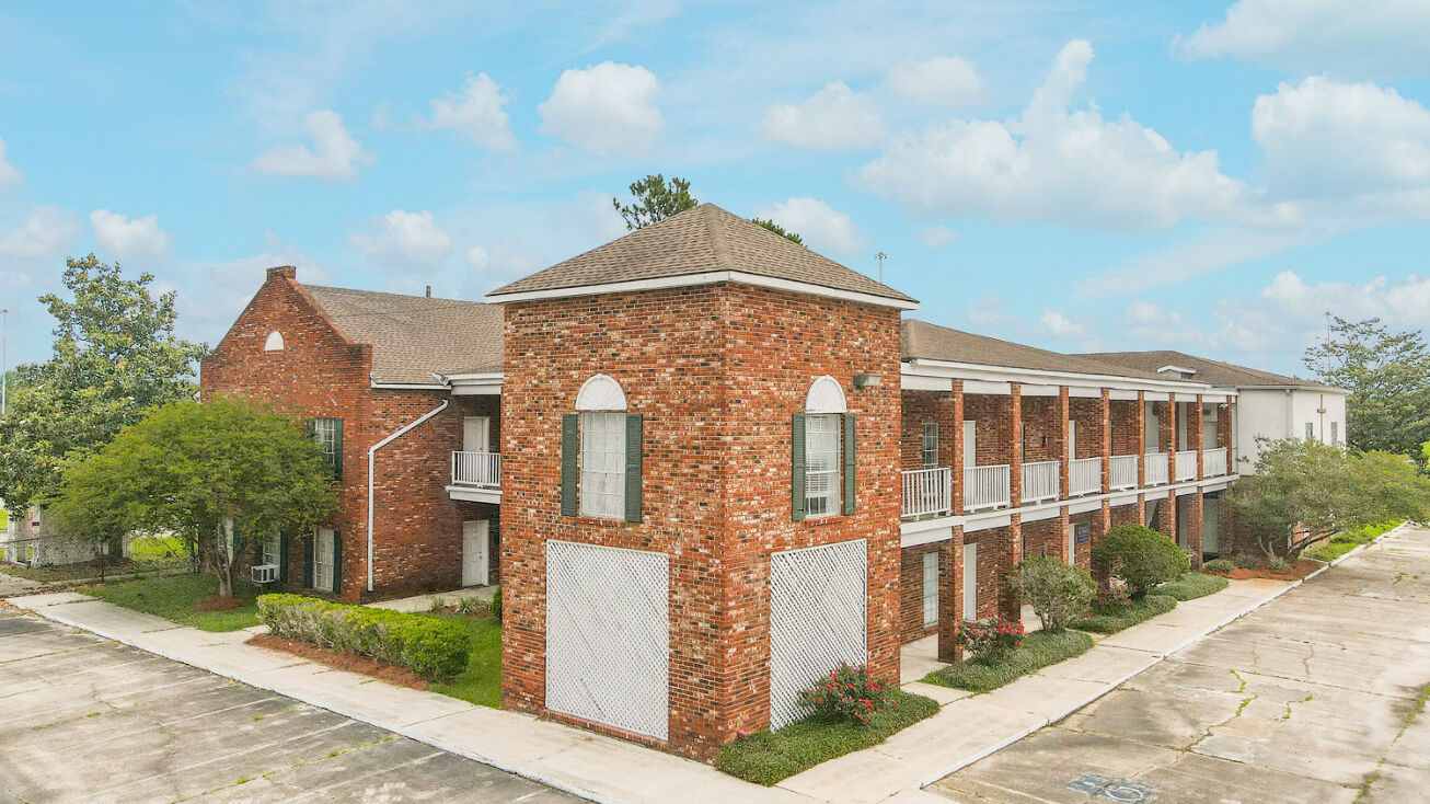 2726 Wooddale Blvd, Baton Rouge, LA 70805