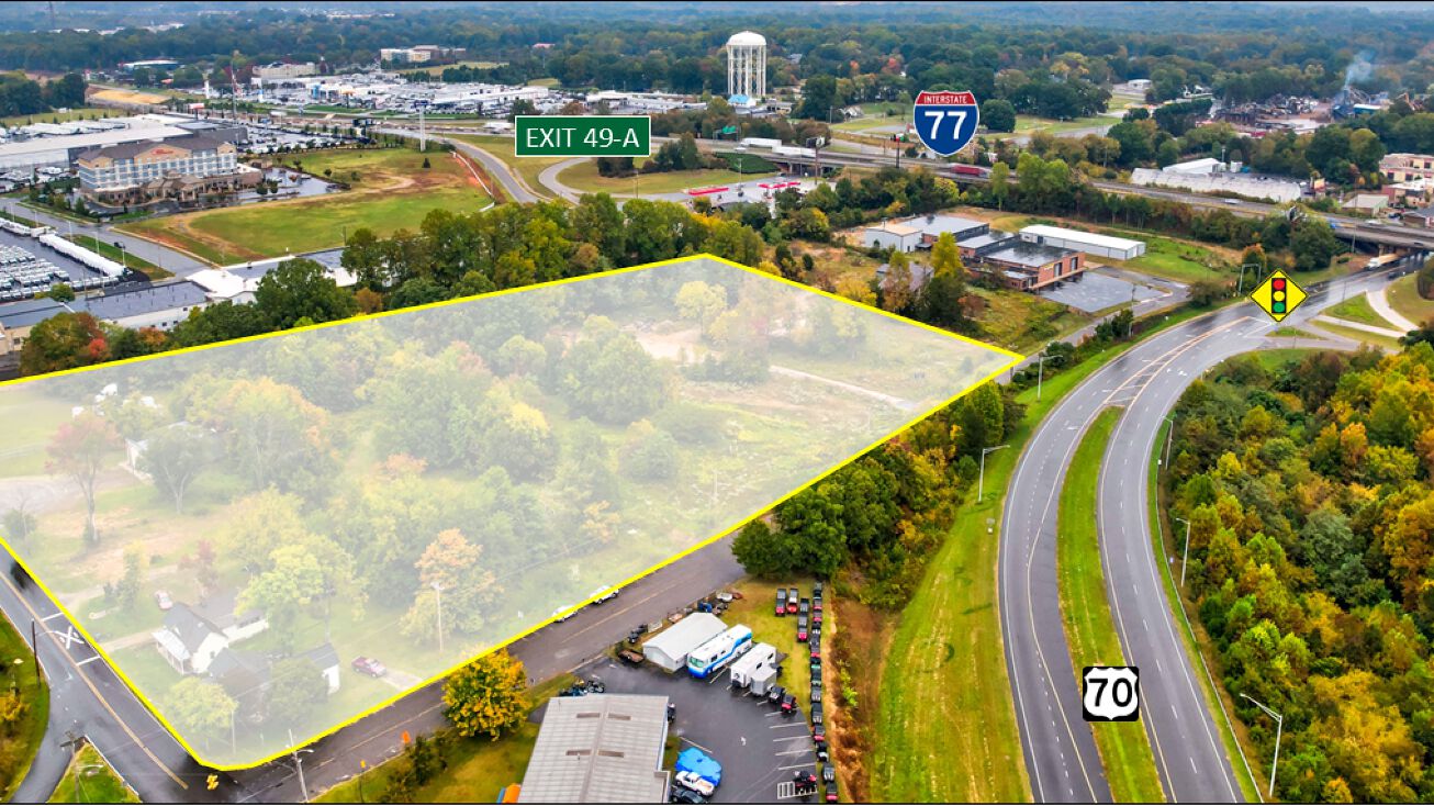 Monroe St, Statesville, NC 28677