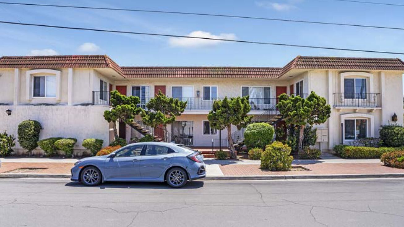 4575 Kensington Dr, San Diego, CA 92116