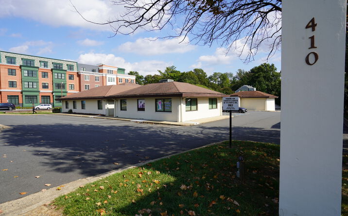 Pictures of Office property located at 410 Maple Ave W, Vienna, VA 22180 for sales - image #1