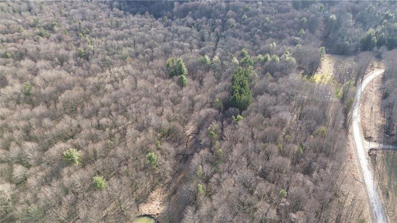 Spruce Rd, Clymer, PA 15728