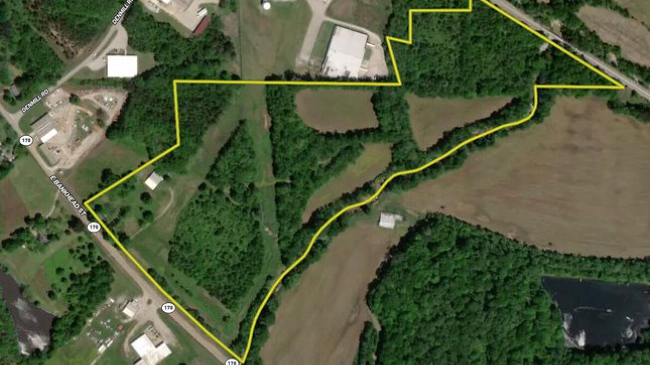 1112 E Bankhead St, New Albany, MS 38652