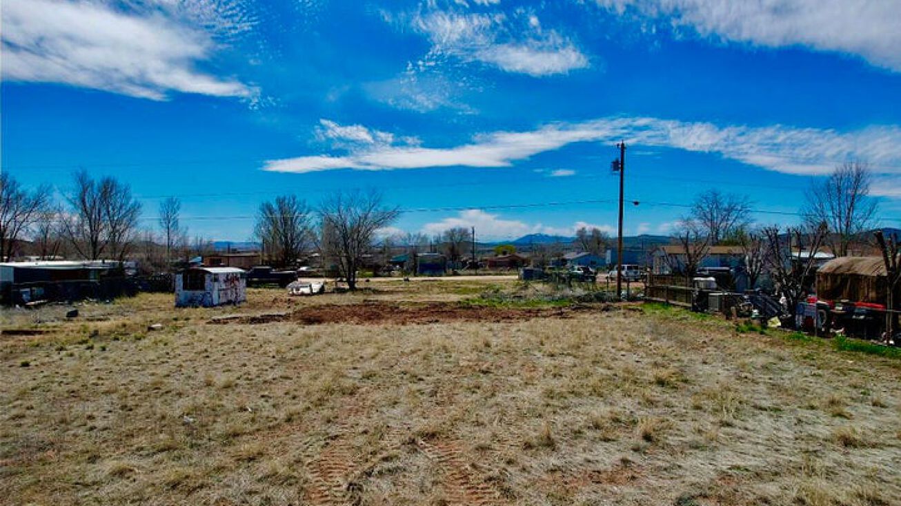 315 W Lake Louse RD 944, Paulden, AZ 86334