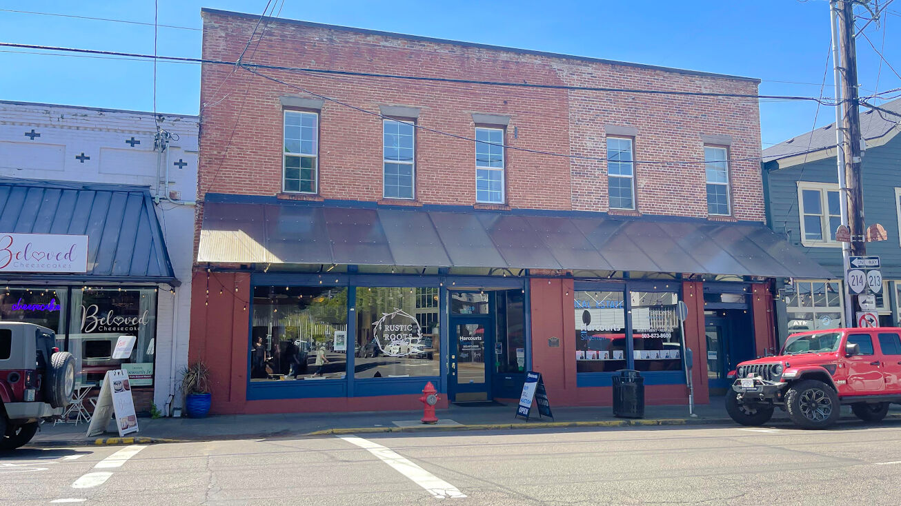 119 N Water St, Silverton, OR 97381