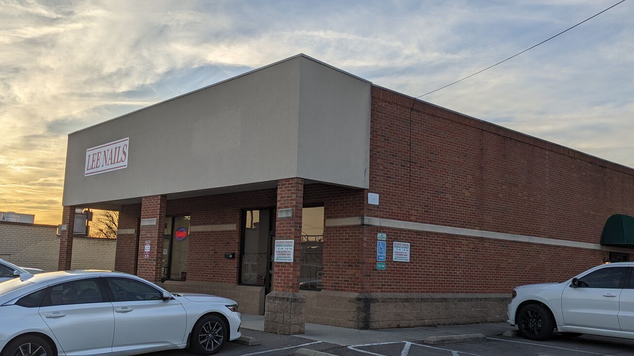 104 Hawkins Ave, Sanford, NC 27330