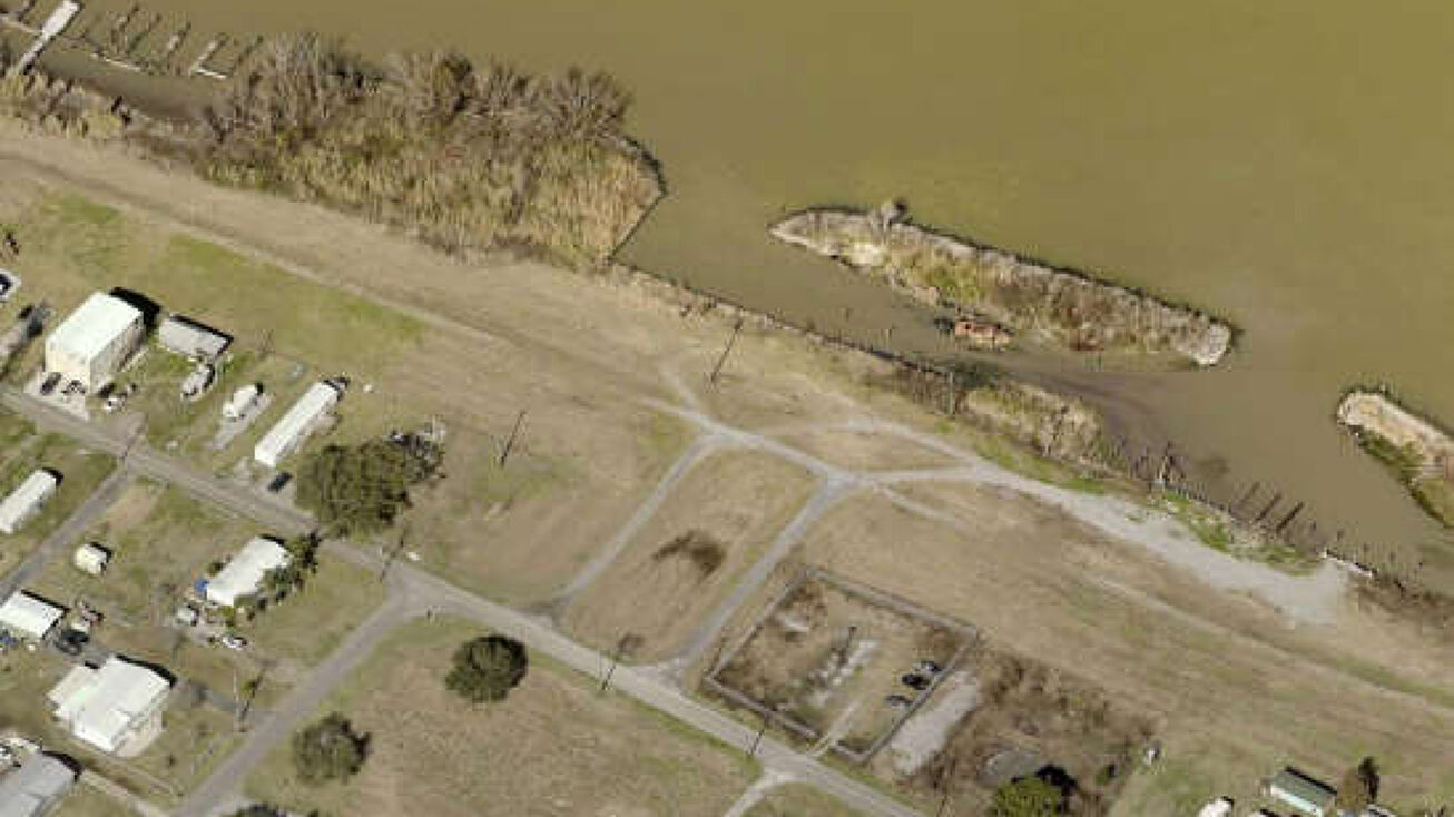 197 Buras River Rd, Buras, LA 70041