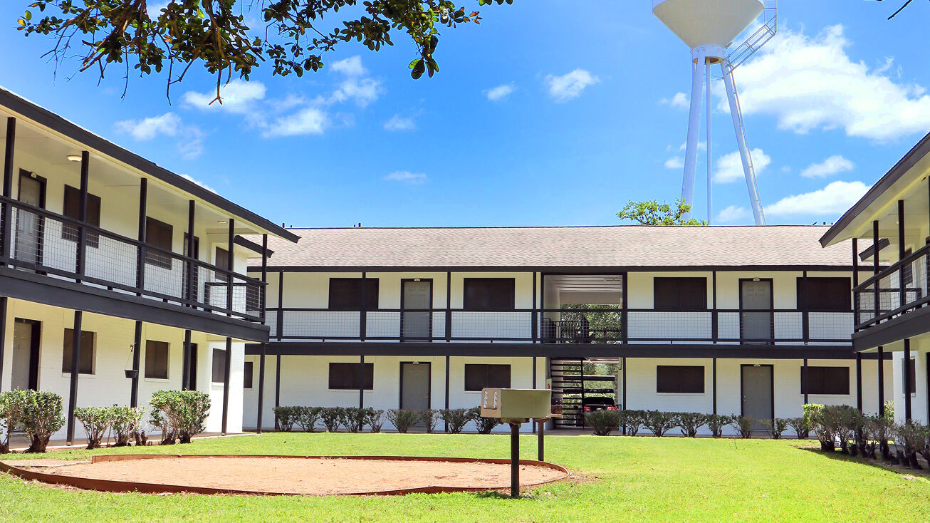 4000 N Saint Marys Street, Beeville, TX 78102